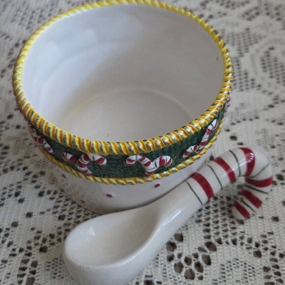 New in Box Nikko 2-pc. Christmas Dip Set Candy Cane Pattern - Picture 2 of 11